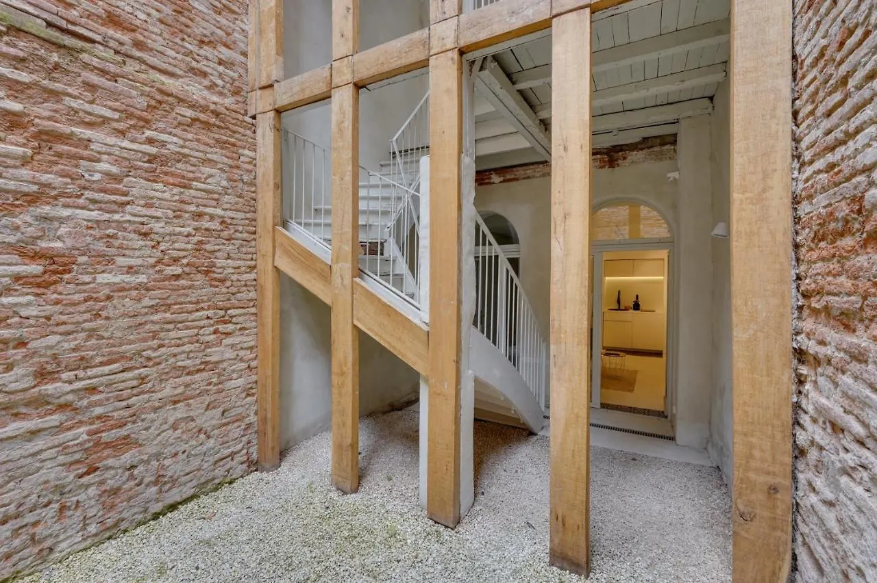 Urban Chic - Carmes - Hypercentre Apartment Toulouse 0*,  France